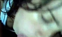 Video oral yang hebat dari remaja vixen yang memuaskan mulutnya yang cantik