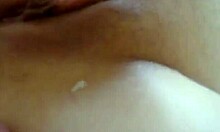 Аматьорска приятелка получава покритие от сперма за лицето си
