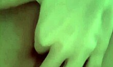 Janeli Lembers si intímne dráždi svoju vlhkú estónsku kundičku v domácom videu
